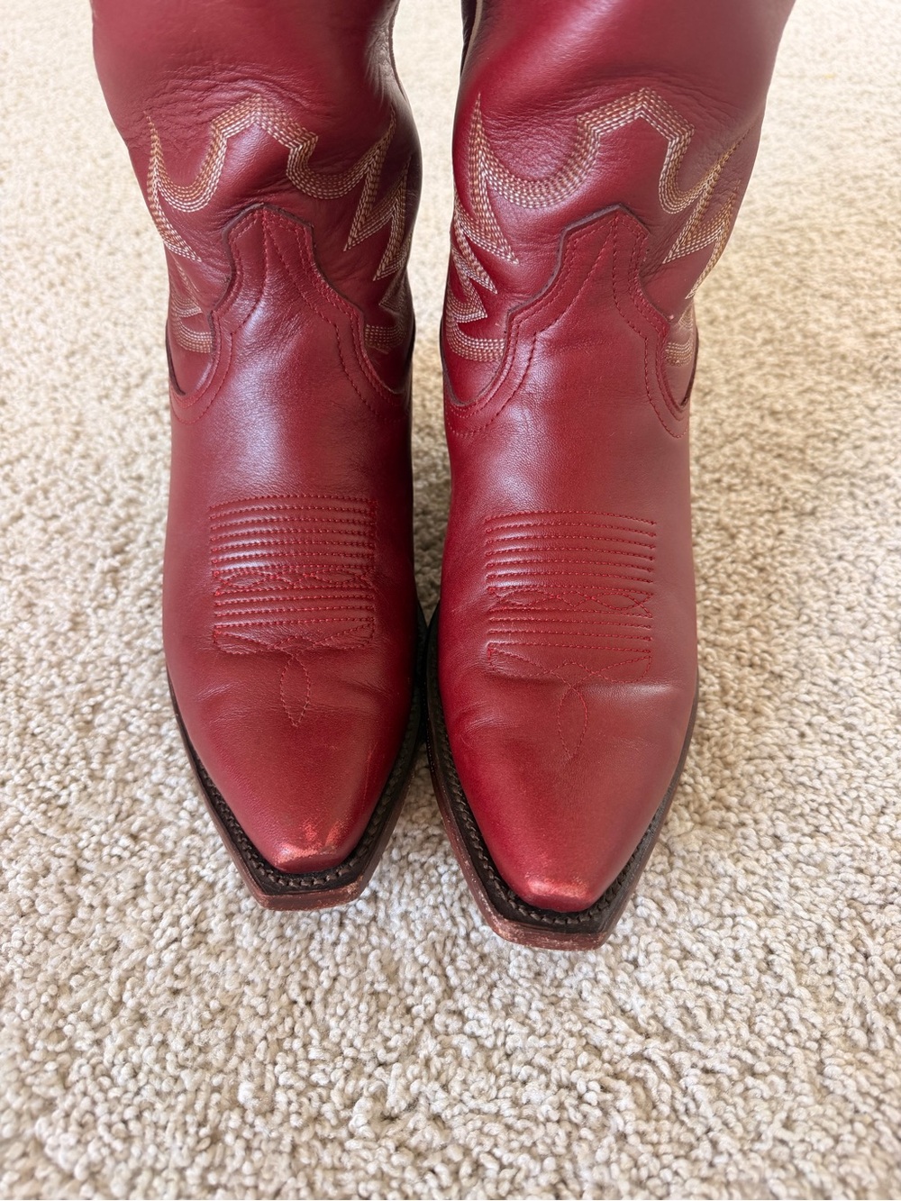 Tecovas The Annie Cowgirl Western Boots in Scarlet Cowhide - Picture 4 of 10